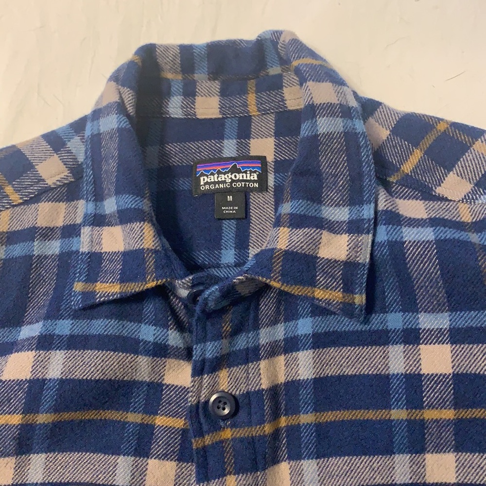 Men’s Patagonia flannel. Excellent condition size M